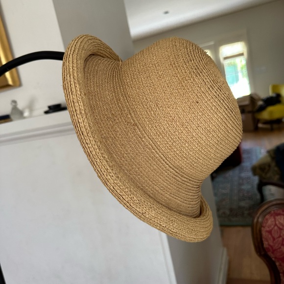 Kaminski, raffia hat. A classic! I’ve got 2 more!